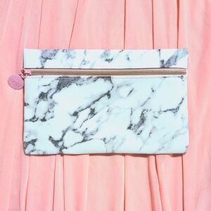 NEW Ipsy makeup bag; white marble vinyl; dusty rose pink zipper pull & lining